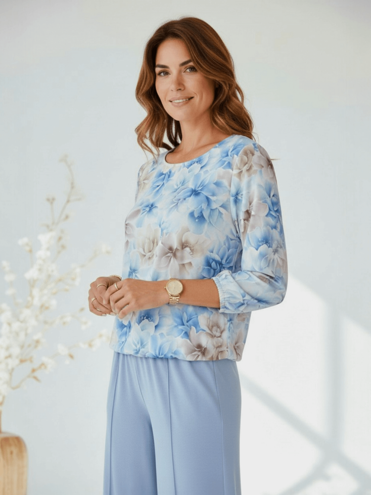 bluzka-kwiatowy-print-madex-pastelowy-blekit-niebieski-bez-pudrowy-roz-kremowy-bluzka-damska-w-kwiaty-gumka-na-dole-gumka-w-rekawach-rekaw-7-8-polska-produkcja-elegancka-bluzka-butik-szykownia-2