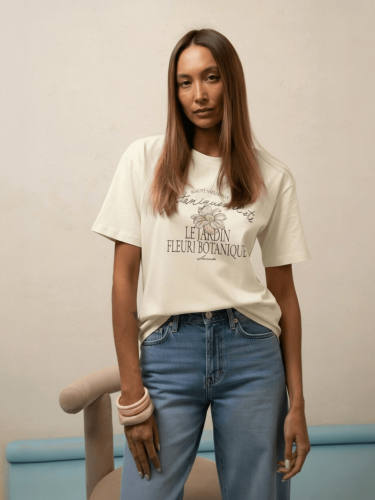 bluzka-tshirt-botanika-lemonada-smietankowa-kremowa-bawelna-98-elastan-kwiatowy-nadruk-botanique-lete-naturalne-piekno-premium-polskiej-produkcji-modna-bluzka-damska-wiosna-butik-szykownia-6
