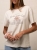 bluzka-tshirt-botanika-lemonada-jasny-beż-bawelna-98-elastan-kwiatowy-nadruk-botanique-lete-naturalne-piekno-premium-polskiej-produkcji-modna-bluzka-damska-wiosna-butik-szykownia-1