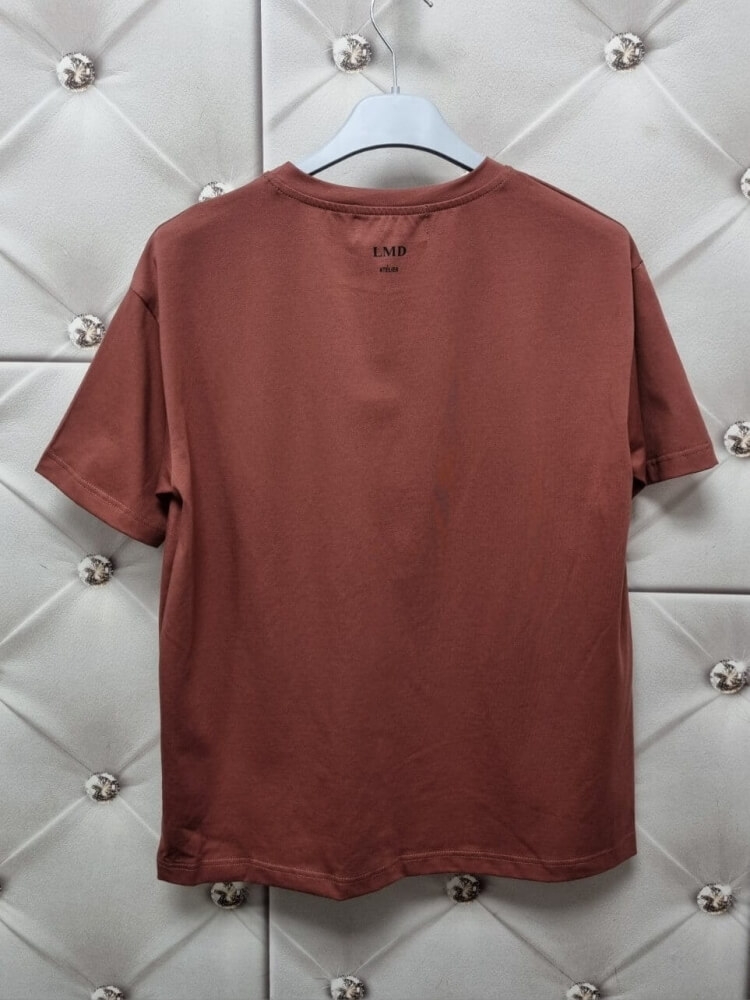 tshirt-lemonada-ceglany-rudy-terakota-klasyczny-bawelna-elastan-male-logo-lemonada-atelier-minimalistyczny-tshirt-damski-basic-premium-polska-marka-butik-szykownia-8