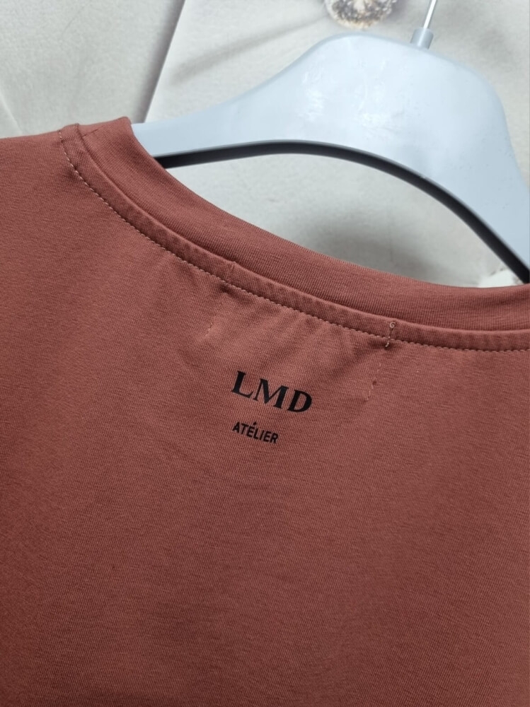 tshirt-lemonada-ceglany-rudy-terakota-klasyczny-bawelna-elastan-male-logo-lemonada-atelier-minimalistyczny-tshirt-damski-basic-premium-polska-marka-butik-szykownia-9