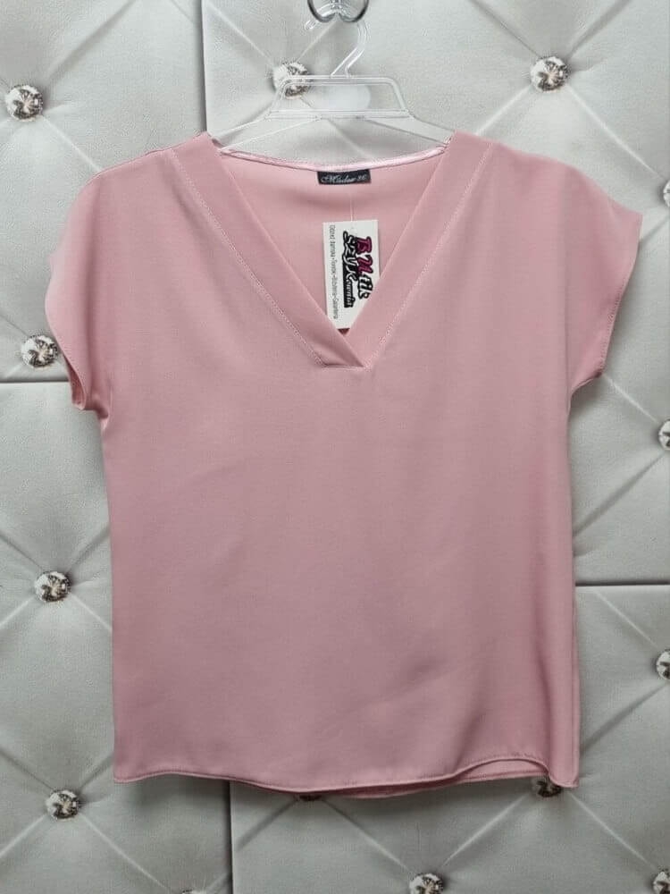 bluzka-bianca-damska-pastelowy-roz-pudrowy-madex-modo-polska-produkcja-dekolt-v-krotki-rekaw-wiskoza-elegancka-codzienna-pod-marynarke-lekka-przewiewna-plus-small-size-butik-szykownia-9