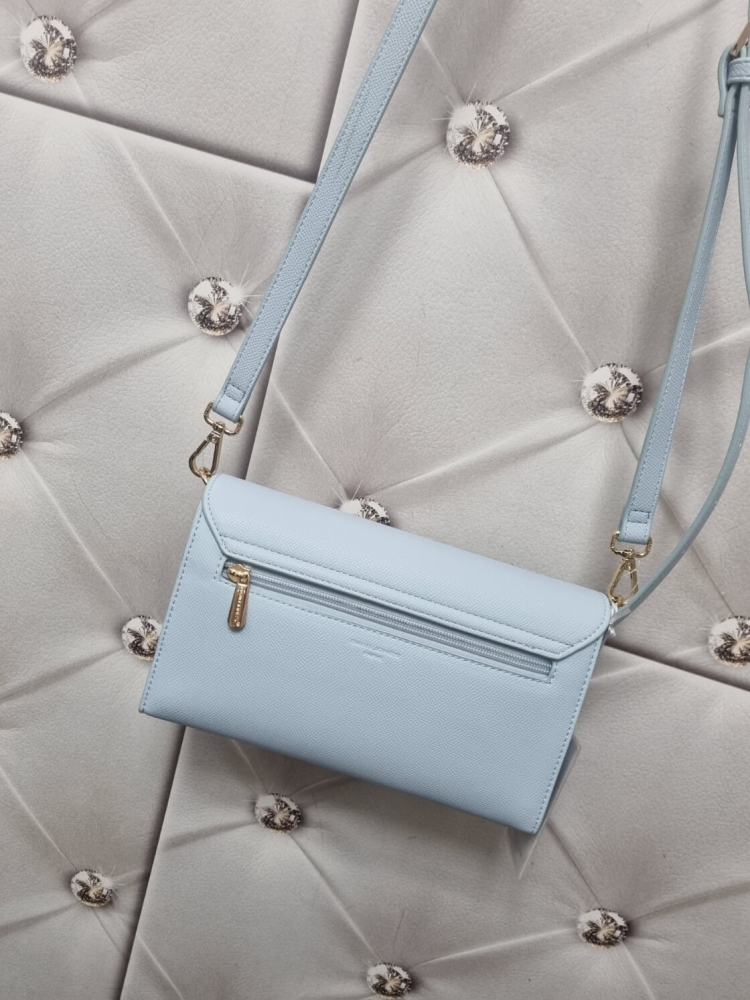 torebka-damska-david-jones-cm7541-pastelowy-niebieski-baby-blue-mala-na-ramie-elegancka-klamra-pasek-skoropodobna-modna-torebka-damska-codzienna-elegancka-butik-szykownia-11