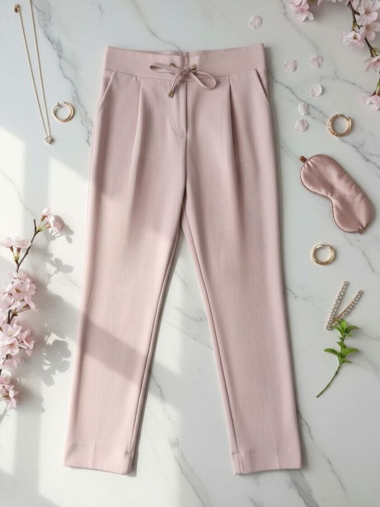 spodnie-cygaretki-novum-pudrowy-roz-elastyczne-z-troczkiem-7-8-damskie-eleganckie-wygodne-kieszenie-eleganckie-sportowe-polska-produkcja-wiskoza-elastan-butik-szykownia-3