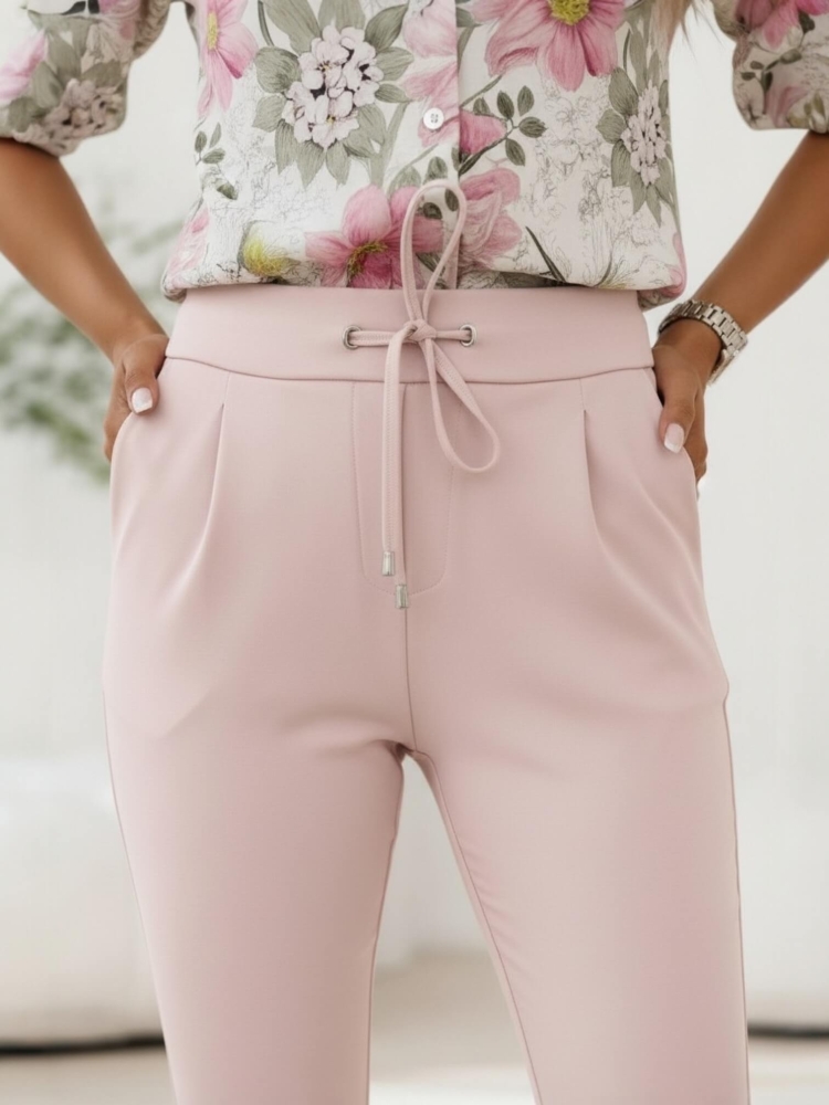spodnie-cygaretki-novum-pudrowy-roz-elastyczne-z-troczkiem-7-8-damskie-eleganckie-wygodne-kieszenie-eleganckie-sportowe-polska-produkcja-wiskoza-elastan-butik-szykownia-5