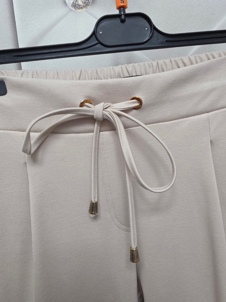 spodnie-cygaretki-novum-jasny-bez-elastyczne-z-troczkiem-7-8-damskie-eleganckie-wygodne-kieszenie-eleganckie-sportowe-polska-produkcja-wiskoza-elastan-butik-szykownia-10