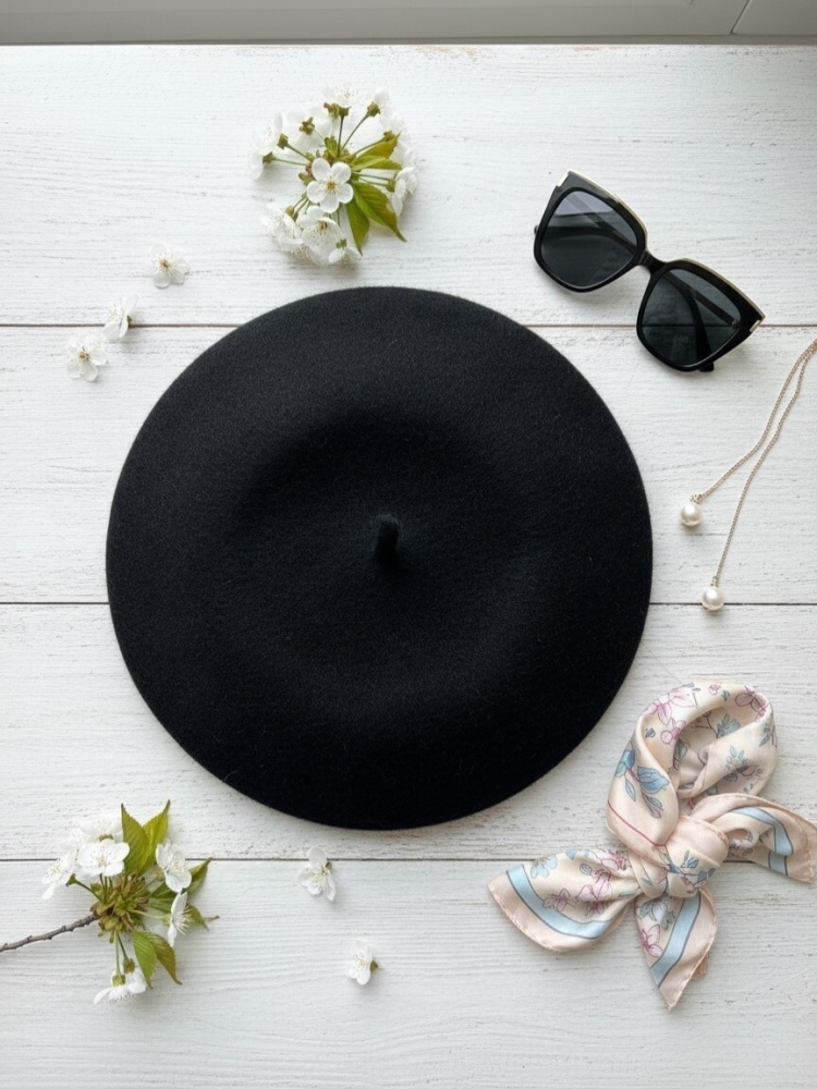 beret-francuski-damski-czarny-klasyczny-beret-paryski-z-antenka-elegancki-dodatek-damski-uniwersalny-30-welna-70-akryl-butik-szykownia-2