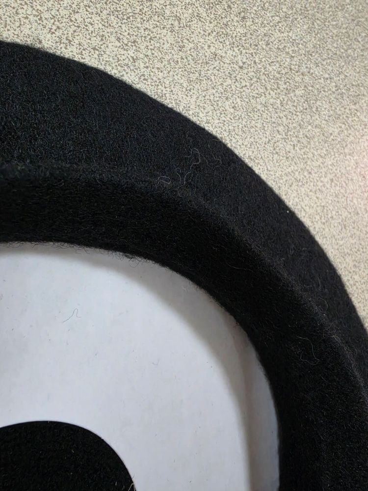 beret-francuski-damski-czarny-klasyczny-beret-paryski-z-antenka-elegancki-dodatek-damski-uniwersalny-30-welna-70-akryl-butik-szykownia-5