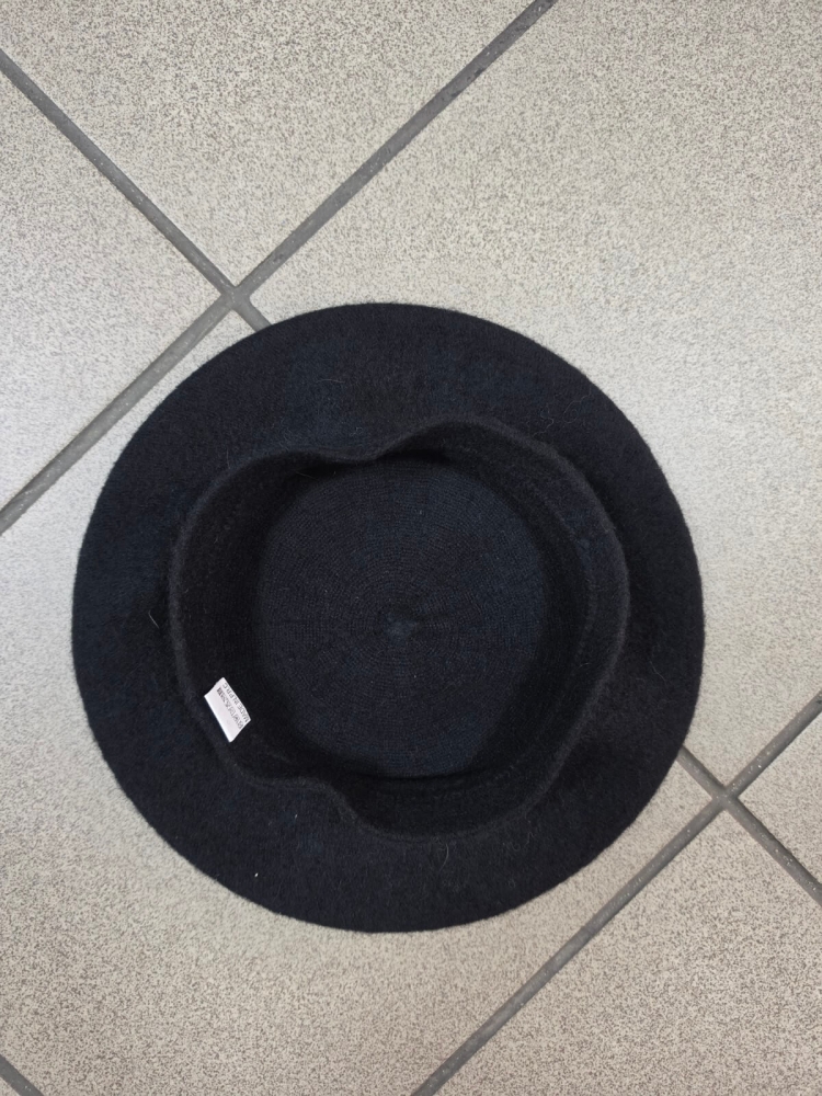 beret-francuski-damski-czarny-klasyczny-beret-paryski-z-antenka-elegancki-dodatek-damski-uniwersalny-30-welna-70-akryl-butik-szykownia-6