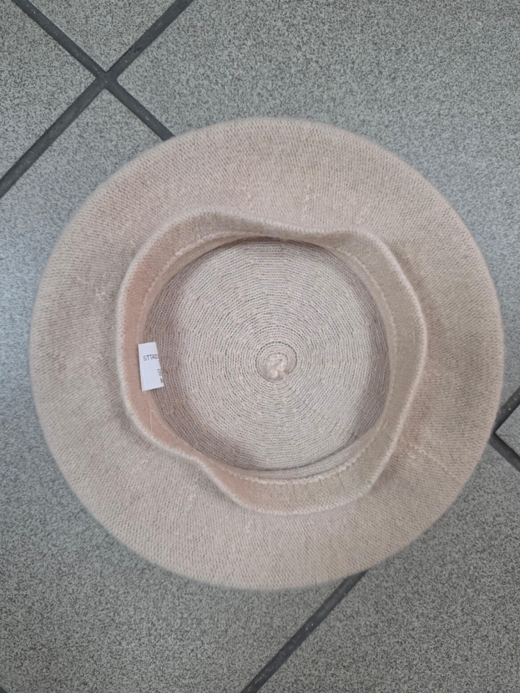 beret-francuski-damski-bezowy-klasyczny-beret-paryski-z-antenka-elegancki-dodatek-damski-uniwersalny-30-welna-70-akryl-butik-szykownia-5