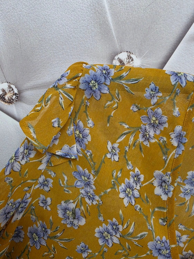 bluzka-elviana-musztardowa-kwiaty-dekolt-v-choker-falbanka-rekaw-dlugi-elegancka-bluzka-damska-wiosenna-kwiatowy-print-modna-bluzka-damska-uniwersalna-butik-szykownia-9