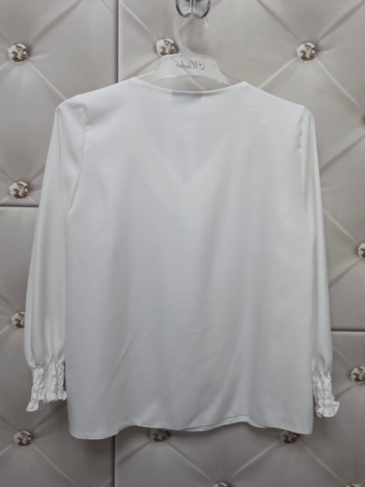 bluzka-biala-madex-dekolt-v-rekaw-7-8-marszczenie-falbanka-polska-produkcja-elegancka-bluzka-damska-modna-bluzka-klasyczna-wiosna-butik-szykownia-9