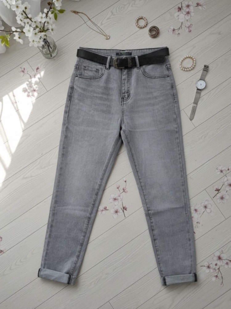spodnie-jeansy-msara-bf3201-e-mom-fit-jasnoszare-elastyczne-cienki-jeans-z-paskiem-fashion-jeans-damskie-wiosna-lato-butik-szykownia-3