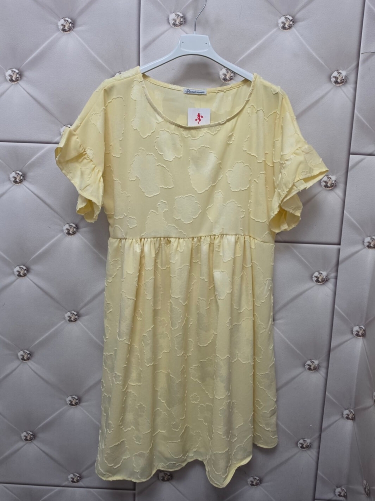 sukienka-almeria-pastelowy-zolty-oversize-kwiaty-3d-falbanka-rozkloszowana-krotki-rekaw-wiskoza-poliester-wloska-modna-wiosna-lato-2026-lekka-kobieca-butik-szykownia-7