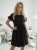 sukienka-almeria-czarny-oversize-kwiaty-3d-falbanka-rozkloszowana-krotki-rekaw-wiskoza-poliester-wloska-modna-wiosna-lato-2026-lekka-kobieca-butik-szykownia-2