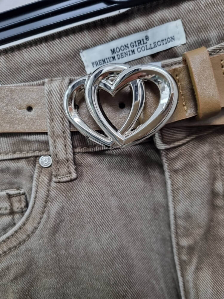 spodnie-jeansy-moon-girl-ks598-9-mom-fit-mocca-dark-elastyczne-cienkie-lekkie-z-paskiem-brazowym-serduszka-srebrne-butik-szykownia-8