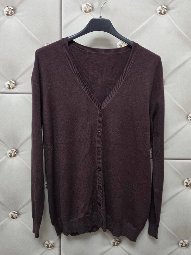 sweter-velmora-kardigan-dekolt-v-guziki-cienki-elastyczny-braz-czekoladowy-wiskoza-elegancki-casual-butik-szykownia-9