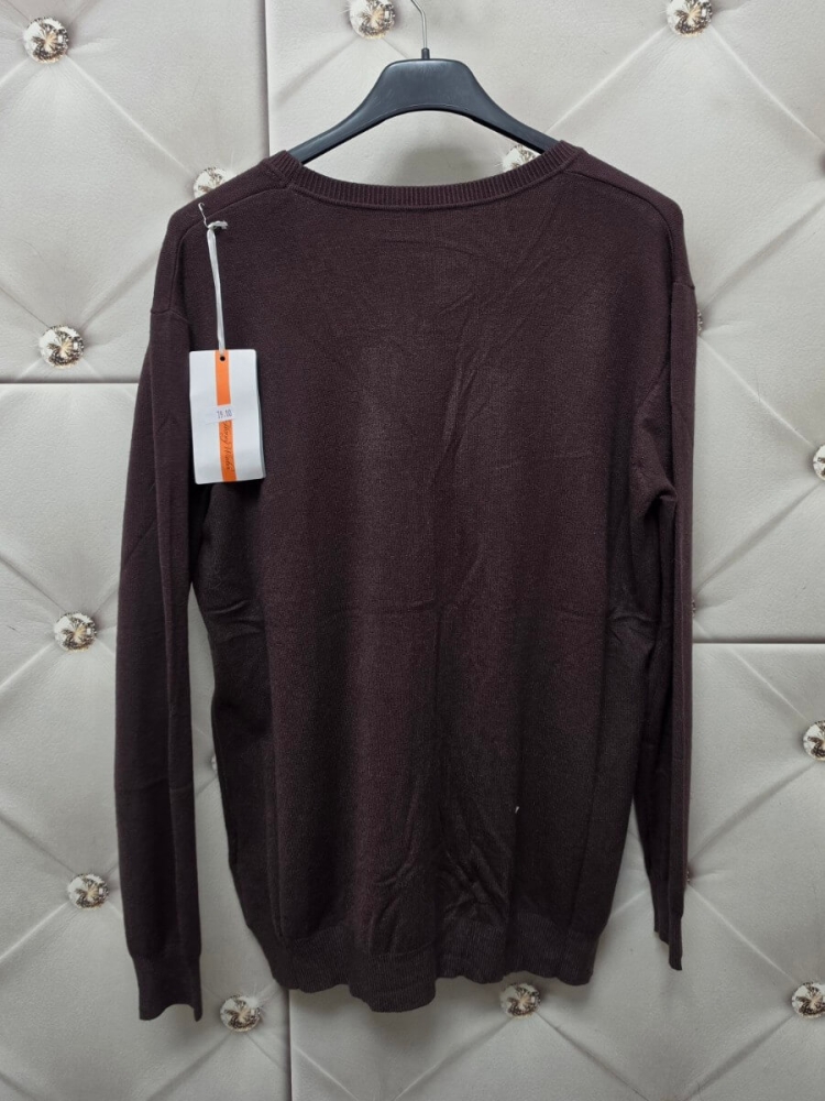 sweter-velmora-kardigan-dekolt-v-guziki-cienki-elastyczny-braz-czekoladowy-wiskoza-elegancki-casual-butik-szykownia-11
