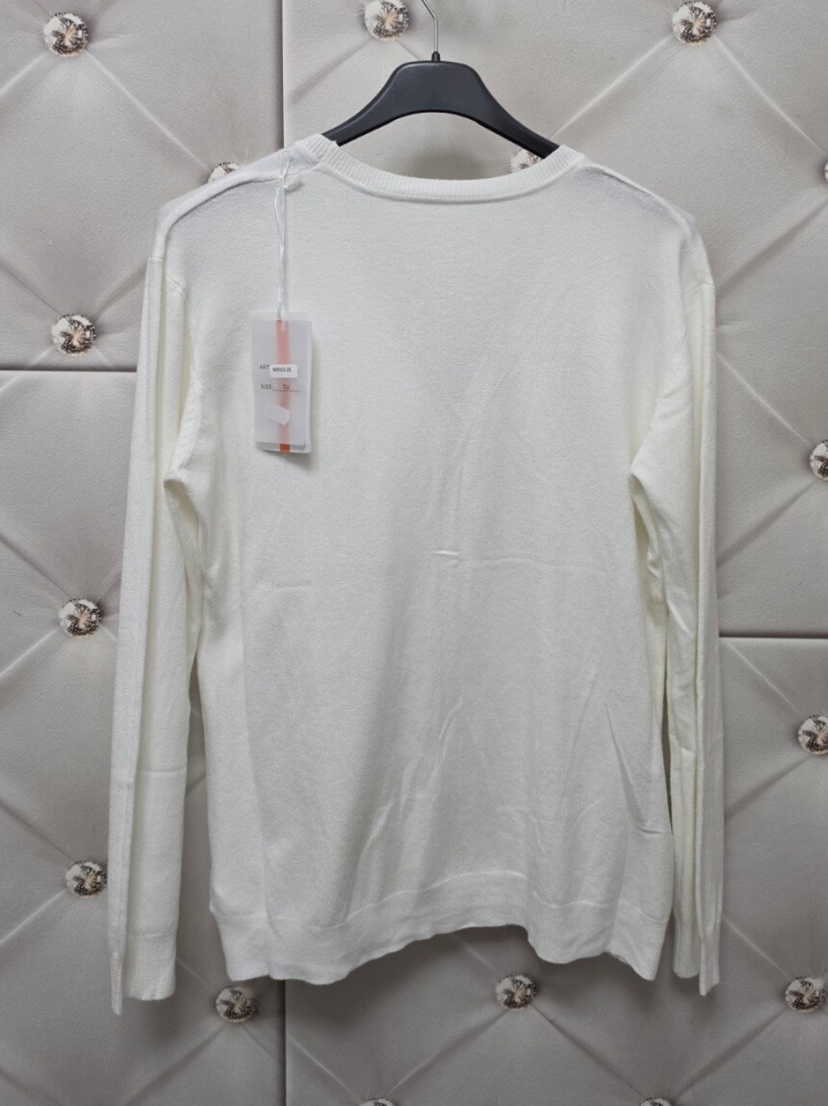 sweter-velmora-kardigan-dekolt-v-guziki-cienki-elastyczny-bialy-wiskoza-elegancki-casual-butik-szykownia-12