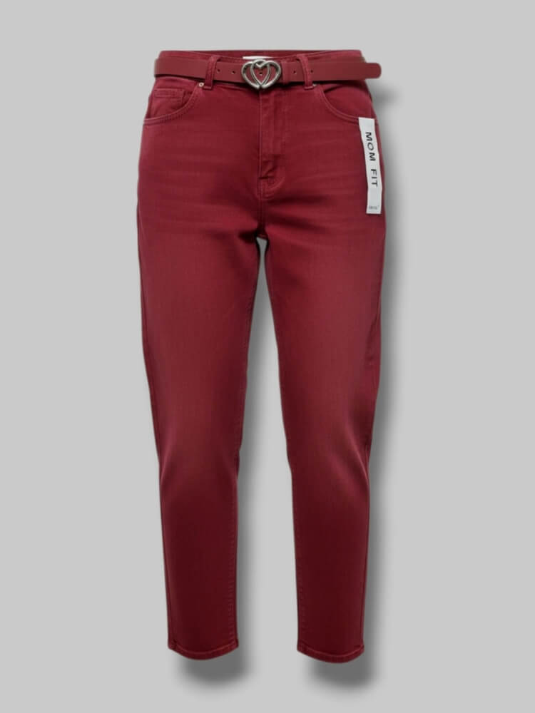 spodnie-jeansy-moon-girl-ks598-915-mom-fit-bordowe-elastyczne-cienkie-lekkie-z-paskiem-bordowym-serduszka-srebrne-butik-szykownia-5