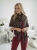 apaszka-szal-virella-panterka-zielono-czerwona-wiskoza-100-lekki-duzy-szal-modny-damski-elegancki-butik-szykownia-3