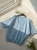 bluzka-sweterkowa-lorvessa-dekolt-v-nietoperz-elastyczna-pastelowa-niebieska-baby-blue-oversize-casual-wiosenna-butik-szykownia-3