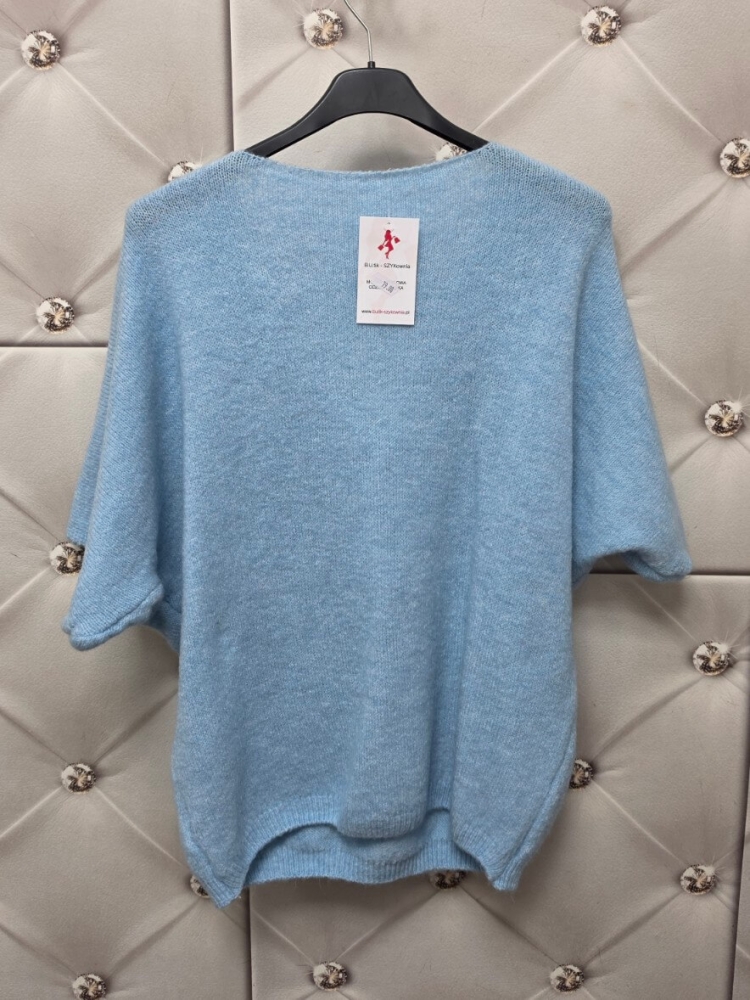 bluzka-sweterkowa-lorvessa-dekolt-v-nietoperz-elastyczna-pastelowa-niebieska-baby-blue-oversize-casual-wiosenna-butik-szykownia-8
