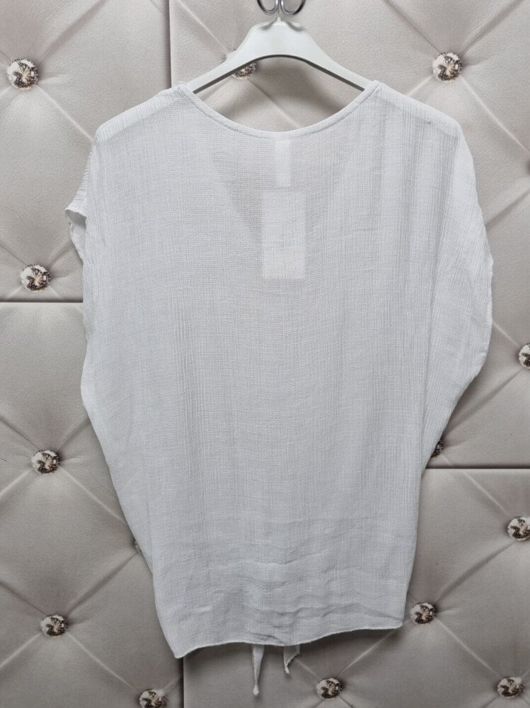 bluzka-pastello-biala-muslinowa-wiskoza-dekolt-v-wiazanie-na-dole-guziki-oversize-lekka-letnia-damska-butik-szykownia-11