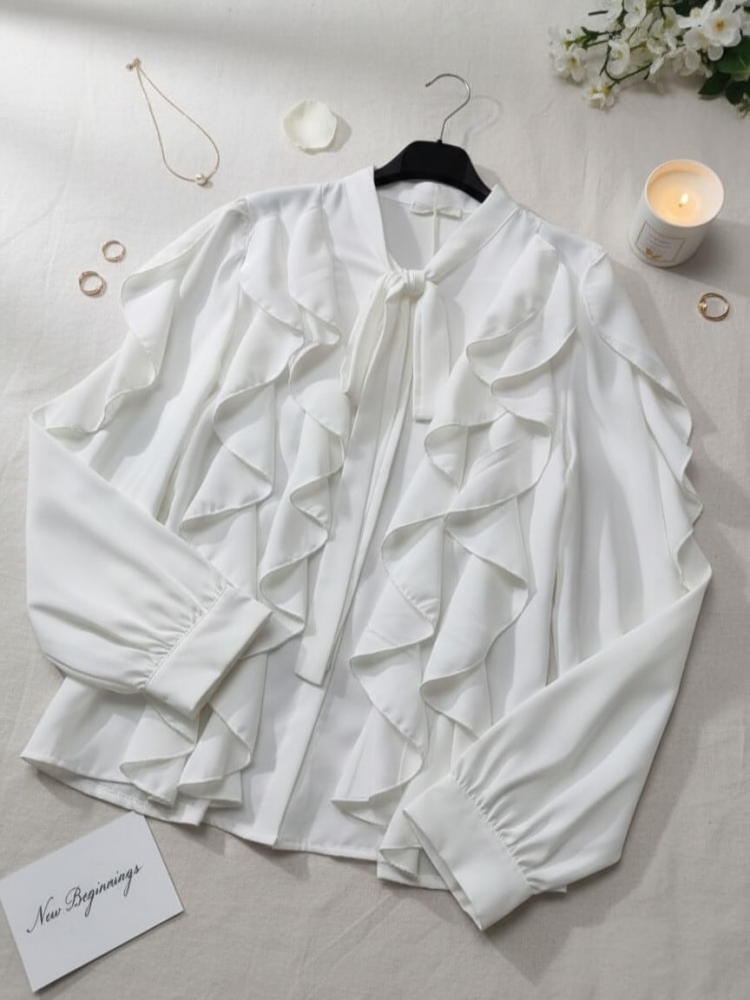 bluzka-koszula-rafallela-biala-falbany-wiazanie-pod-szyja-wloska-produkcja-elegancka-koszulowa-damska-falbany-mankiety-guziki-uniwersalna-butik-szykownia-4