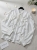 bluzka-koszula-rafallela-biala-falbany-wiazanie-pod-szyja-wloska-produkcja-elegancka-koszulowa-damska-falbany-mankiety-guziki-uniwersalna-butik-szykownia-4