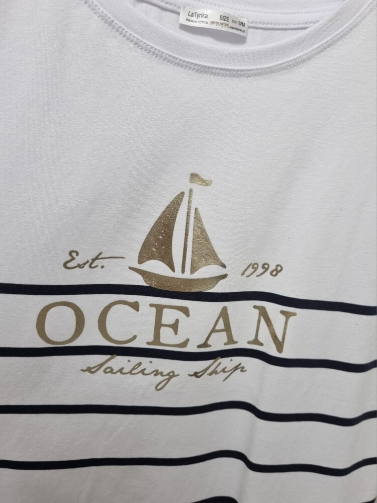 bluzka-tshirt-latynka-ocean-biala-paski-granatowe-nadruk-ocean-sailing-ship-bawelna-elastan-letnia-bluzka-damska-marynarski-styl-butik-szykownia-9