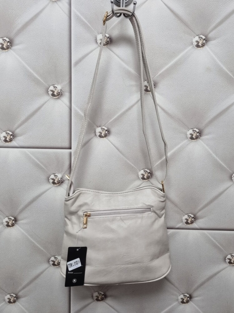 torebka-fashion-bags-l0103-2-jasny-bez-wpadajacy-w-ecru-listonoszka-damska-eko-skora-lekka-regulowany-pasek-zlote-okucia-kieszonka-na-zamek-elegancka-butik-szykownia-7