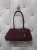 torebka-floraco-f7579-bordowa-bowling-elegancka-damska-zamszowa-ekoskora-pojemna-trzy-komory-zlote-okucia-breloczek-modna-klasyczna-butik-szykownia-3