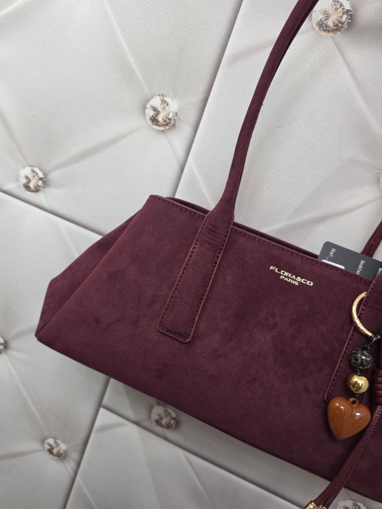 torebka-floraco-f7579-bordowa-bowling-elegancka-damska-zamszowa-ekoskora-pojemna-trzy-komory-zlote-okucia-breloczek-modna-klasyczna-butik-szykownia-4
