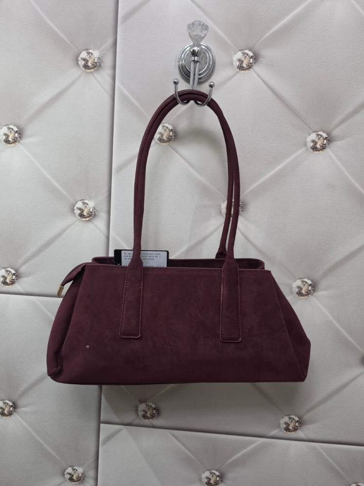 torebka-floraco-f7579-bordowa-bowling-elegancka-damska-zamszowa-ekoskora-pojemna-trzy-komory-zlote-okucia-breloczek-modna-klasyczna-butik-szykownia-5