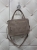 torebka-zamszowa-floraco-f7512-taupe-bezowa-elegancka-torebka-damska-na-ramie-do-reki-z-paskiem-regulowanym-zamek-kieszonki-breloczek-butik-szykownia-12