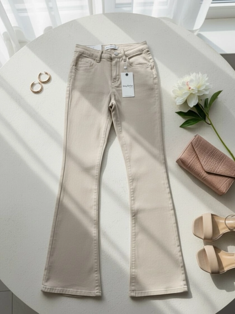 spodnie-jeansy-flare-16255-j-shiny-desing-jasny-bezowy-cienkie-lekkie-elastyczne-bawelna-pastelowe-wiosna-damskie-butik-szykownia-3