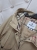parka-glakate-bezowa-kurtka-damska-przejsciowa-lekka-bez-ocieplenia-z-kapturem-regulowana-talia-zamek-napy-kieszenie-krata-modna-wiosenna-plaszczyk-parka-butik-szykownia-10