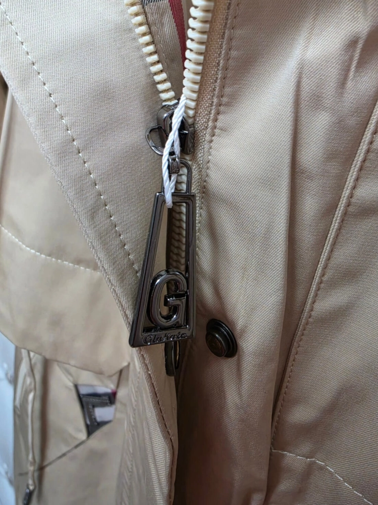 parka-glakate-bezowa-kurtka-damska-przejsciowa-lekka-bez-ocieplenia-z-kapturem-regulowana-talia-zamek-napy-kieszenie-krata-modna-wiosenna-plaszczyk-parka-butik-szykownia-12