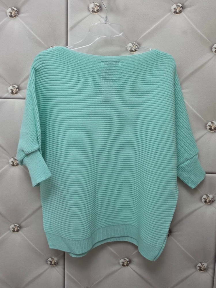 sweter-katrin-stayhere-mietowy-sweter-damski-nietoperz-dekolt-lodka-rekaw-do-lokcia-miekki-delikatny-dzianinowy-wysoka-jakosc-polska-produkcja-wiosenny-elegancki-codzienny-uniwersalny-rozmiar-butik-szykownia-8