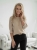 sweter-katrin-stayhere-bezowy-sweter-damski-nietoperz-dekolt-lodka-rekaw-do-lokcia-miekki-delikatny-dzianinowy-wysoka-jakosc-polska-produkcja-wiosenny-elegancki-codzienny-uniwersalny-rozmiar-butik-szykownia-4