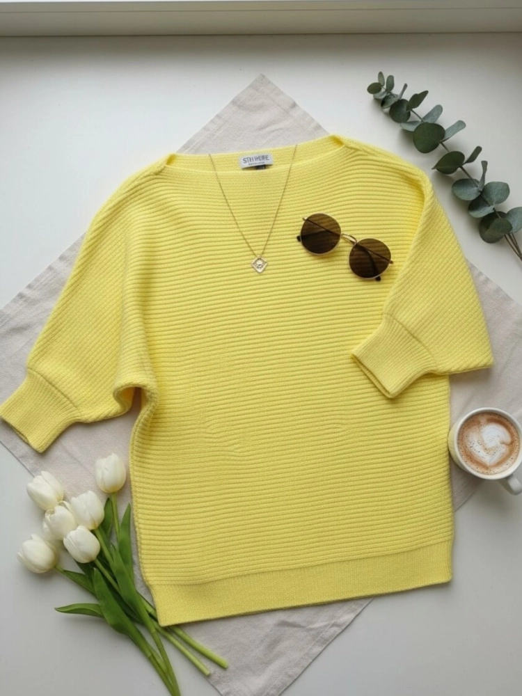 sweter-katrin-stayhere-zolty-sweter-damski-nietoperz-dekolt-lodka-rekaw-do-lokcia-miekki-delikatny-dzianinowy-wysoka-jakosc-polska-produkcja-wiosenny-elegancki-codzienny-uniwersalny-rozmiar-butik-szykownia-4