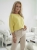 sweter-katrin-stayhere-zolty-sweter-damski-nietoperz-dekolt-lodka-rekaw-do-lokcia-miekki-delikatny-dzianinowy-wysoka-jakosc-polska-produkcja-wiosenny-elegancki-codzienny-uniwersalny-rozmiar-butik-szykownia-5