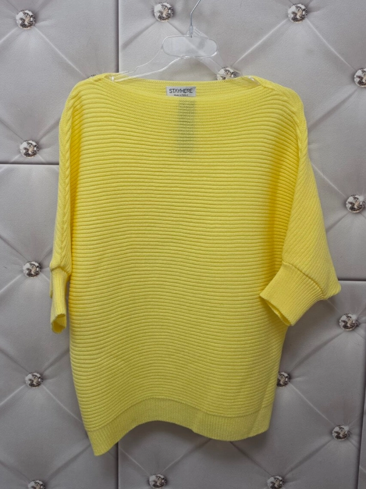 sweter-katrin-stayhere-zolty-sweter-damski-nietoperz-dekolt-lodka-rekaw-do-lokcia-miekki-delikatny-dzianinowy-wysoka-jakosc-polska-produkcja-wiosenny-elegancki-codzienny-uniwersalny-rozmiar-butik-szykownia-8