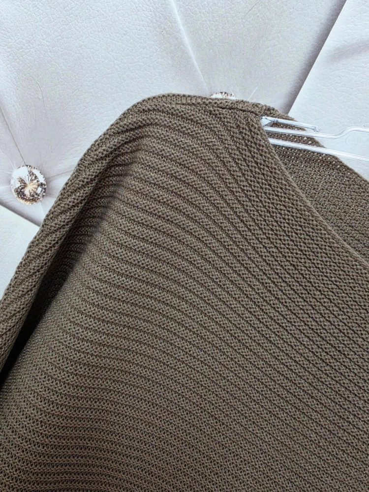 sweter-katrin-mocca-nietoperz-dekolt-lodka-stayhere-damski-elegancki-miekki-wiosenny-modny-basic-uniwersalny-butik-szykownia-8