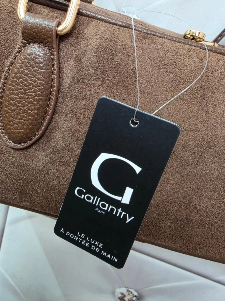 torebka-jamnik-gallantry-paris-kj-62070-a-coffee-zamszowa-torebka-damska-brazowa-skorzana-ekologiczna-modna-torebka-na-ramie-klasyczna-elegancka-butik-szykownia-5