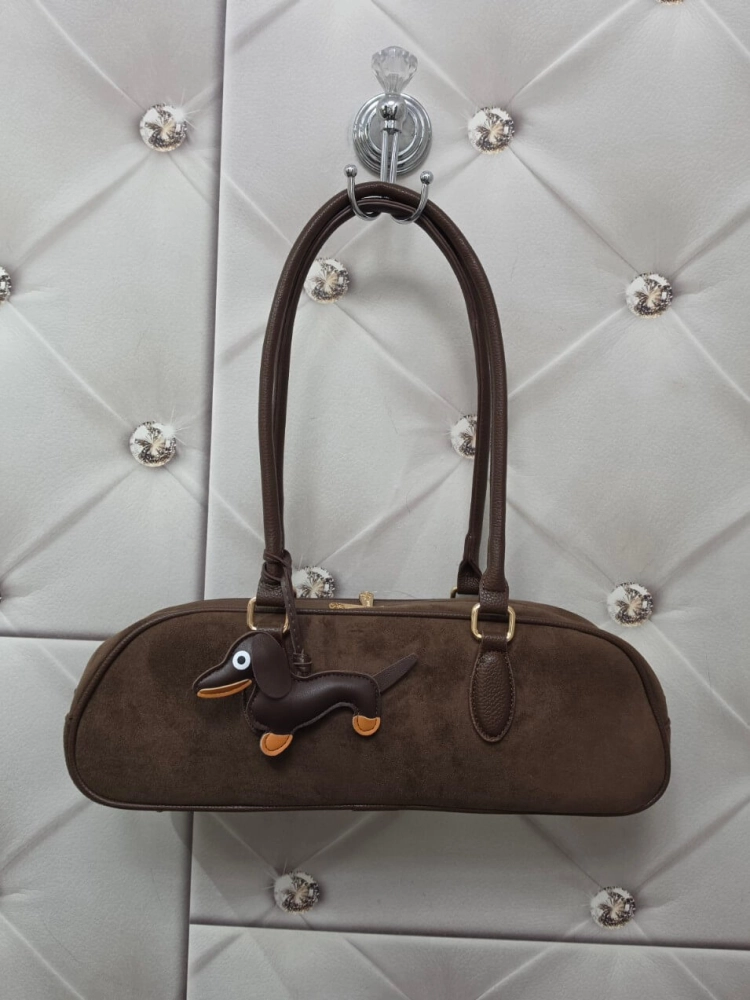 torebka-jamnik-gallantry-paris-kj-62070-a-coffee-zamszowa-torebka-damska-brazowa-skorzana-ekologiczna-modna-torebka-na-ramie-klasyczna-elegancka-butik-szykownia-6