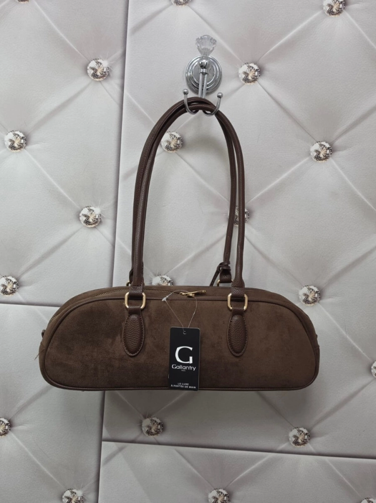 torebka-jamnik-gallantry-paris-kj-62070-a-coffee-zamszowa-torebka-damska-brazowa-skorzana-ekologiczna-modna-torebka-na-ramie-klasyczna-elegancka-butik-szykownia-7