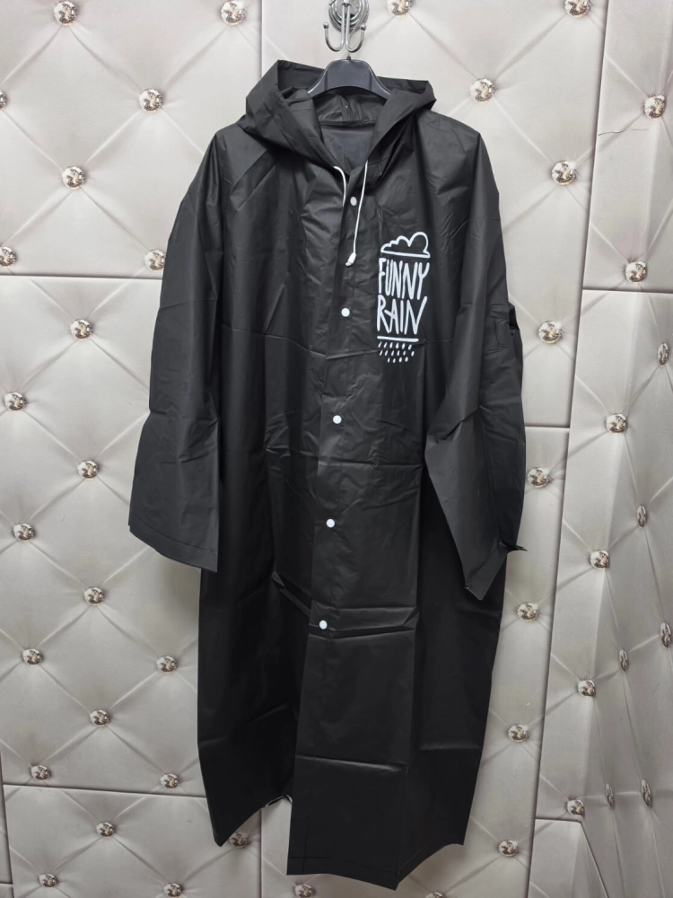 czarny-plaszcz-przeciwdeszczowy-bruno-rossi-d13-limitowana-edycja-raincoat-damski-wodoodporny-z-kapturem-oversize-lekki-na-deszcz-podrozny-modny-butik-szykownia-9