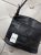 torebka-damska-czarna-listonoszka-l2195-srednia-na-ramie-crossbody-kieszenie-na-suwak-eko-skora-elegancka-codzienna-butik-szykownia-6